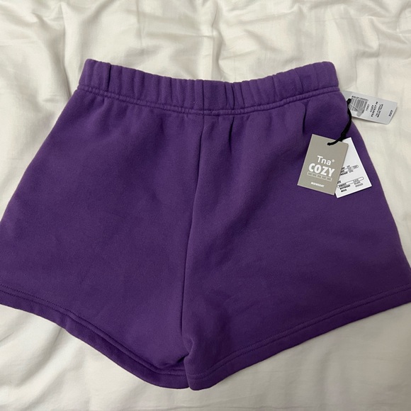 TNA ARITZIA COZY FLEECE 3” SHORTS (NWT) - Picture 3 of 5